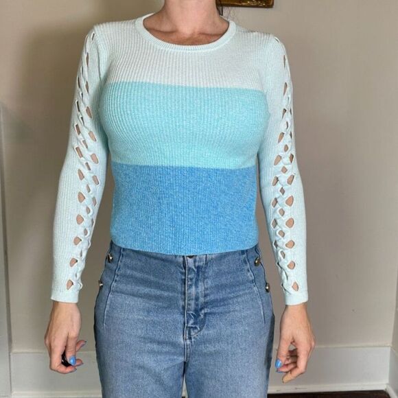 Lilly Pulitzer Blue Gradient Crew Neck Sweater Size XS - Picture 2 of 5